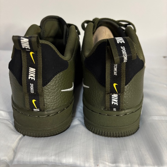 Nike Utility Green Air Force 1 with White Details - Picture 6 of 6